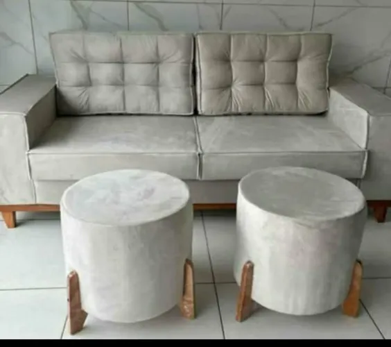 Sofá retrô com pulf