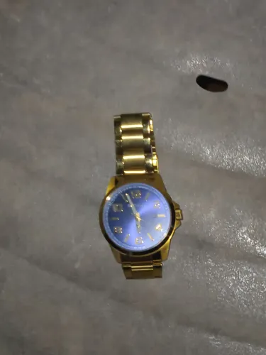 Relógio muito bom novo 