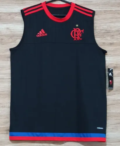 Regata do Flamengo preta em homenagem aos 450 do RJ
