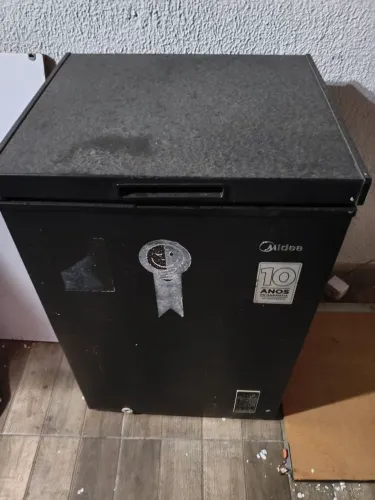 freezer horizontal modelo Midea 100 Litros Preto (Usado)
