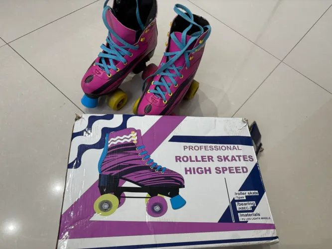Patins Quad Retrô Rosa ABEC-7 - Pouquíssimo Uso