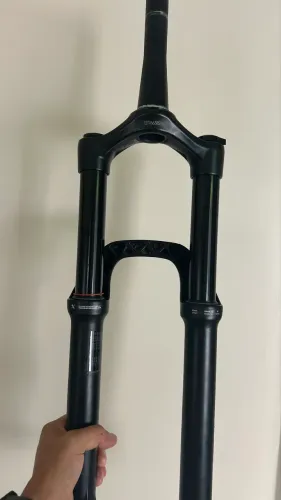 Suspençao Rock shock 35 Bosst 