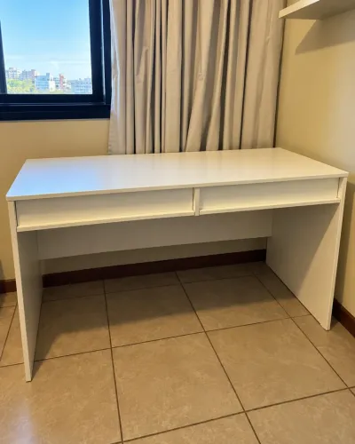 Mesa de quarto 