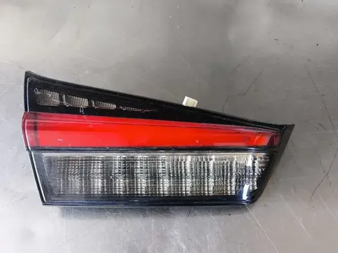 Lanterna Tampa Esquerda Mitsubishi Outlander 2020 21 22