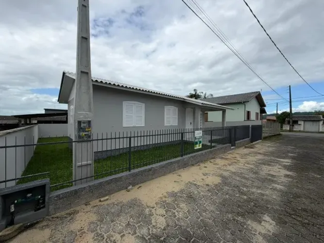 Casa 3 dorm Rio Maina com telhado TODO NOVO perto centro bairro ACEITA parcelamento direto