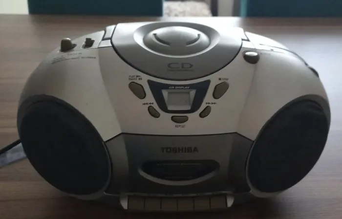 Mini System Toshiba bivolt(Rádio,CD e Toca fita)