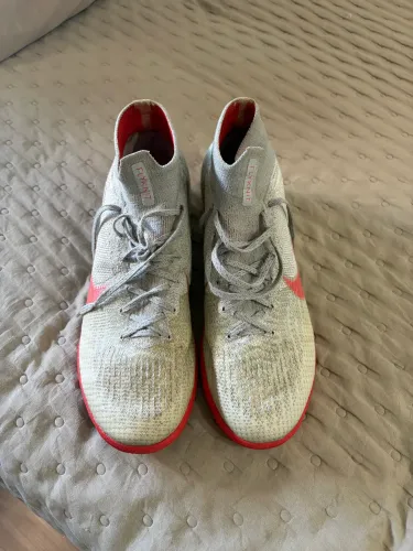 Chuteira Nike mercurial 