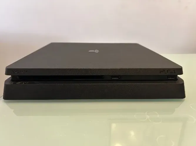 PlayStation 4 Slim