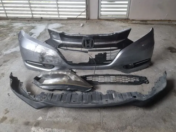 Vendo pecas do parachoque dianteiro do honda HRV