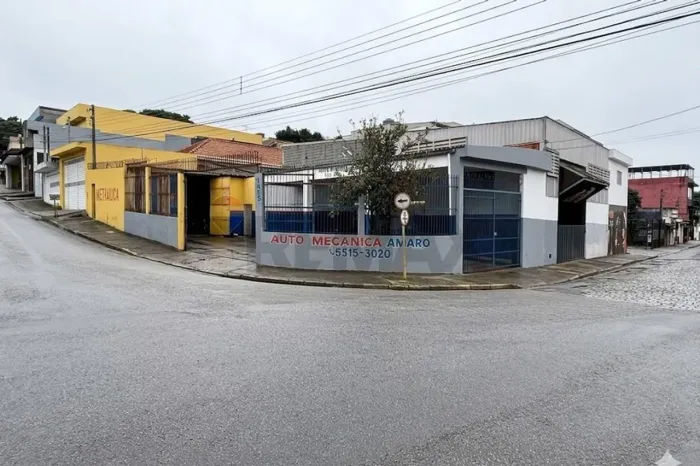 Terreno de esquina 249 m² excelente potencial comercial e valorização