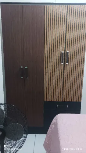 Guarda roupa de solteiro