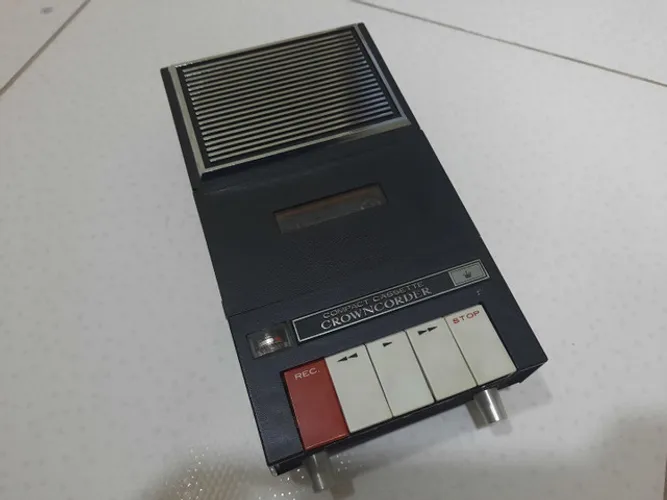 Tocador e gravador de fita cassete Crowncorder anos 70