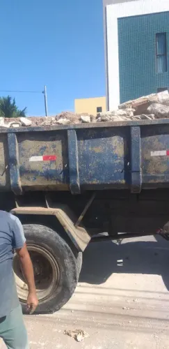 Retirada de entulho com mão de obra