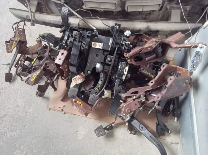Pedais completo de vários carros originais 