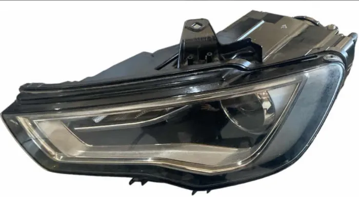 Farol do Audi A3 2014 2015 2016 Lado esquerdo 