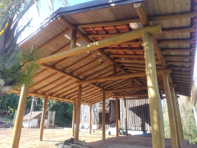 Telhados e Coberturas em Eucalipto Tratado