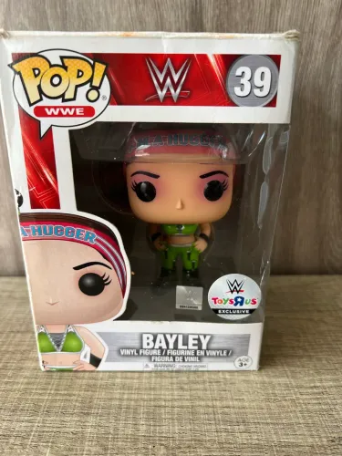 Funko Pop! WWE #39 Bayley Importado Toys R Us Exclusive - com Caixa!