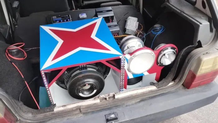 Som automotivo, caixa de 4 vias tudo novo 