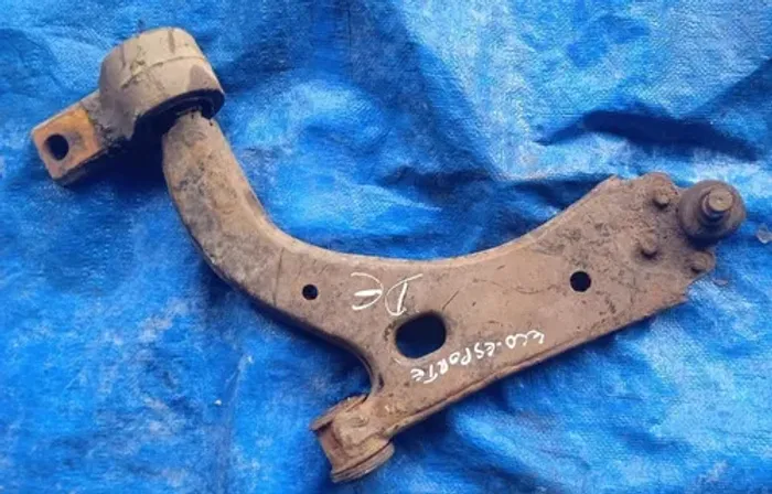 Balança Suspensão Dianteira Esquerda Ecosport 2007