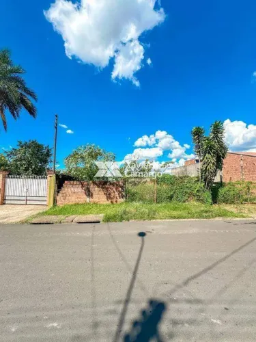 Terreno à venda no bairro Novo Jardim Wenzel.
