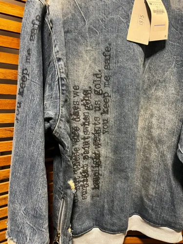 Jaqueta Jeans Zara Estilizada com Escrita - Unissex