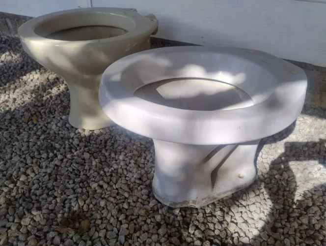 Vasos Sanitários - Cerâmica... 80,00 cada