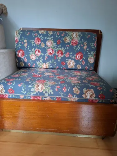 Vendo sofá 2 lugares com baú