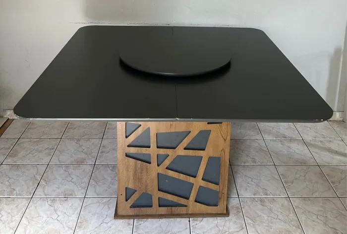 Mesa de jantar cinza tampo giratório