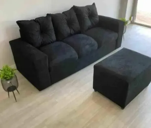 Sofá 3 lugares e Puff Preto