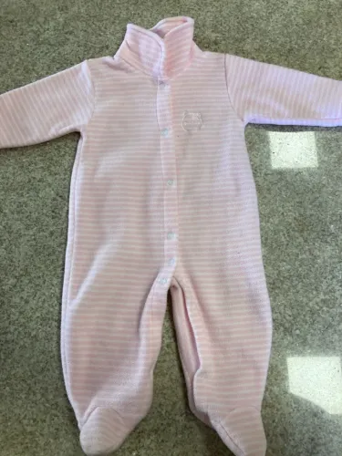 Macacão bebê rosa com pé