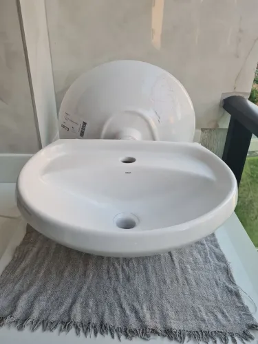 Kit com 2 Cubas de Louça Deca para Banheiro