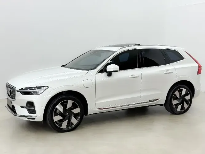 Volvo XC-60 Ultimate Hibrida - Interno Marrom - 2024