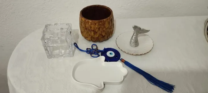 Kit Decoração Mesa - Olho Grego, Mão de Fátima, Sereia, vaso cerâmica e porta jóias vidro