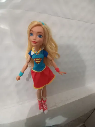 Boneca Supergirl