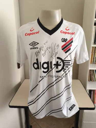 Camisa Atlético Paranaense 2019 Autografada Lucho - tr.o.co