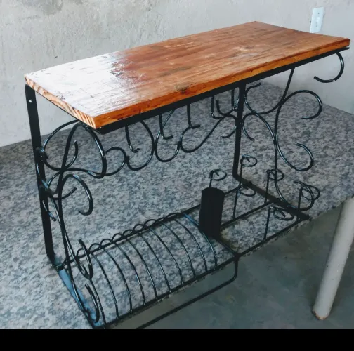 Paneleiro rustico para cozinha em ferro e madeira