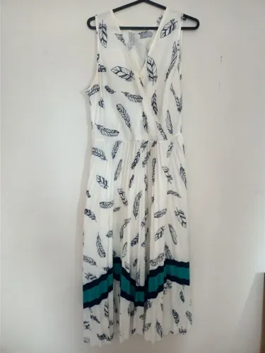 5 vestidos tamanho G por 150,00