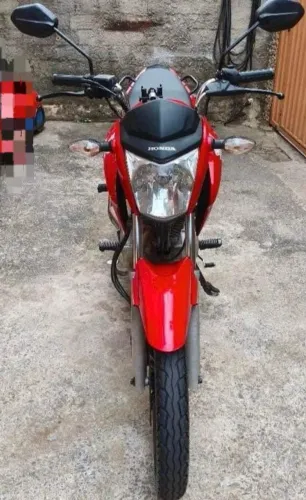 Moto em perfeito estado pronto para o uso. 