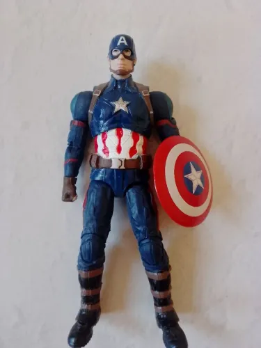 Action figure bootleg Capitão América versão Guerra Civil