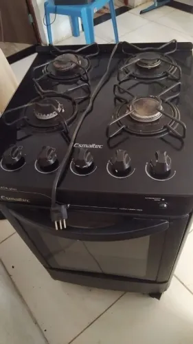 Vende-se fogão elétrico. 