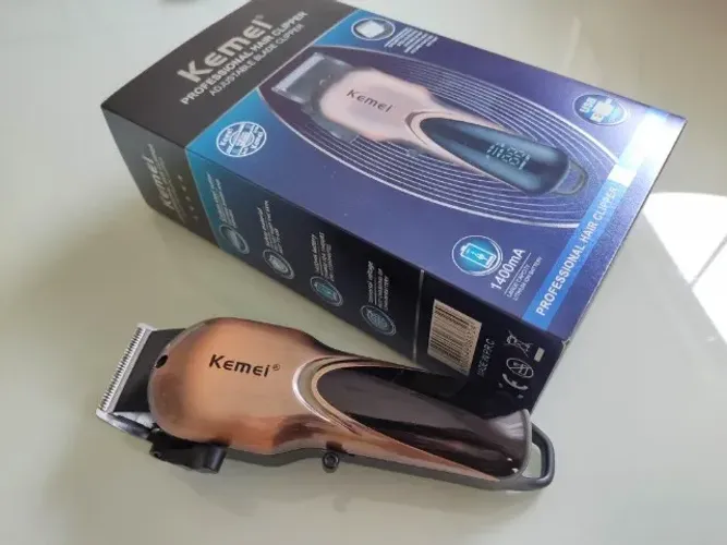 (Nova) Máquina de Cortar cabelo Km-6372 Recarregável