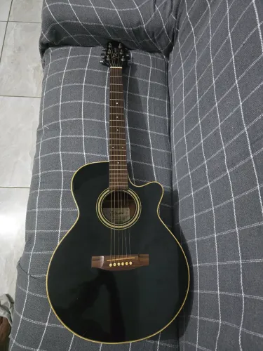 Vendo ou troco violão por guitarra 