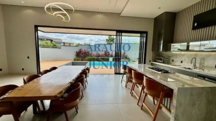 Casa de Luxo em Condomínio: 3 Quartos, 3 Suítes, 3 Salas, 4 Banheiros, 4 Vagas - Parque No