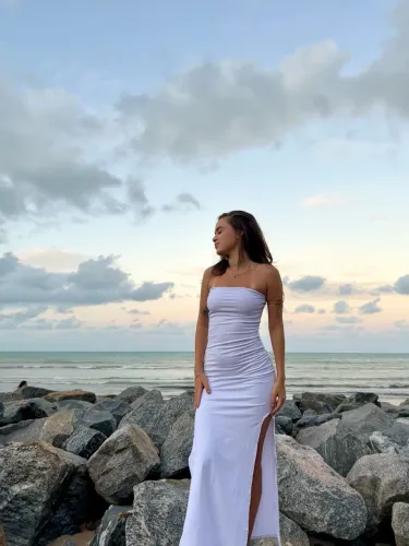 Vestido Branco Longo com Fenda