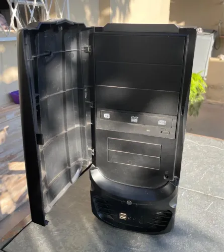 Gabinete Vasio 4 Baias,Com Fonte ,Sparcebr Tecnologia, Usado