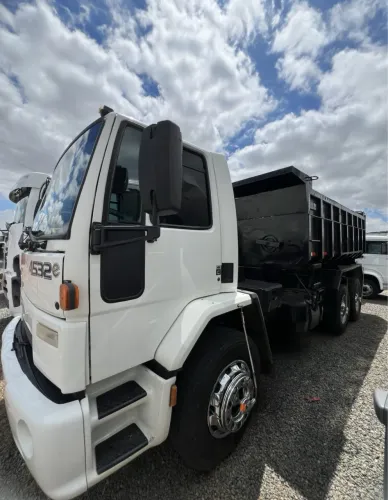Ford Cargo 4532 ano 2010, 6x2, com caçamba de 10 m, em Campinas