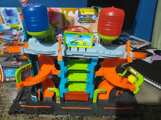 Hot Wheels mega tower
