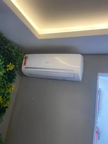 Split Springer Midea Inverter 12 BTU´s