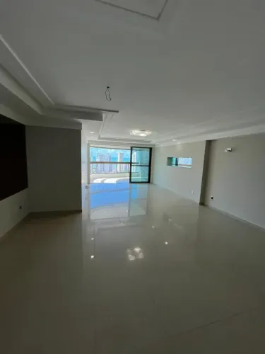 Imóvel para aluguel possui 176 metros quadrados com 4 quartos em Boa Viagem - Recife - PE