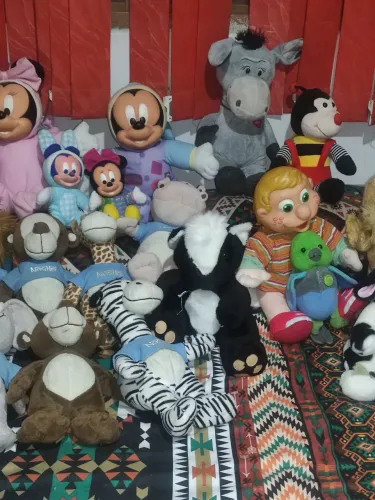 Maravilhosa coleção de ursos colecionáveis diversos modelos